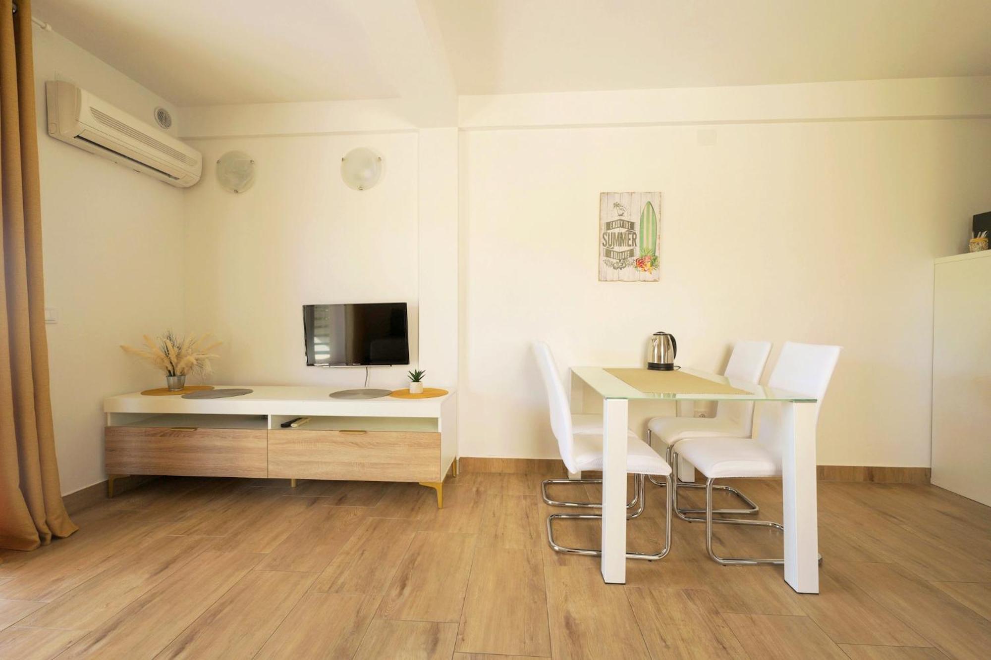 Apartments Chilla *** Lopar Exterior foto